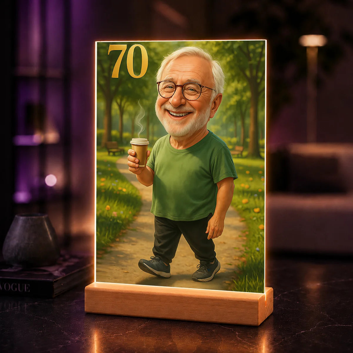 Portret AI mężczyzny w stylu karykatury na spacerze w parku z liczbą 70 – prezent na 70 urodziny na szkle akrylowym ze zdjęcia