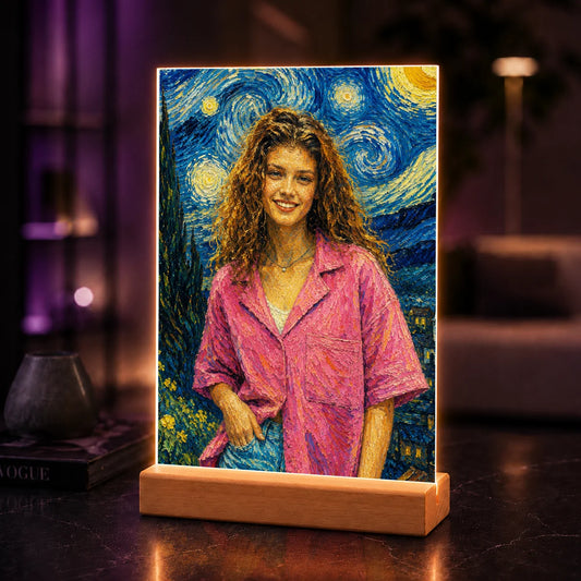 Portret AI kobiety na szkle akrylowym w stylu inspirowanym Van Goghiem wykonany ze zdjęcia – personalizowany prezent dla niej